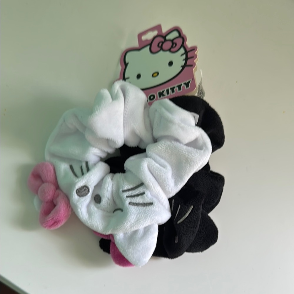 Hello Kitty Black and White Hair Accessories Set